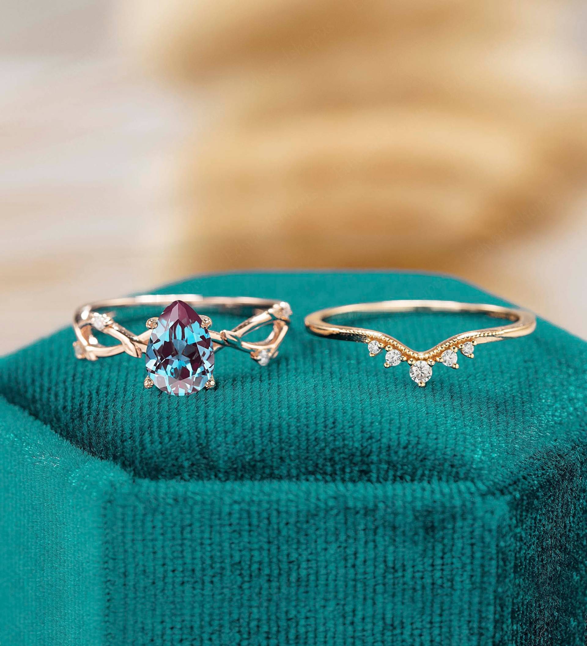 Alexandrit Verlobungsring Einzigartiges Birnenförmiges Moissanite Vintage Roségold Diamantblattring Für Frauen Brautsset Alexandrit Verlobungsring Einzigartiges Birnenförmiges Moissanite Vintage Roségold Diamantblattring Für Frauen Brautsset von Edwardshopus