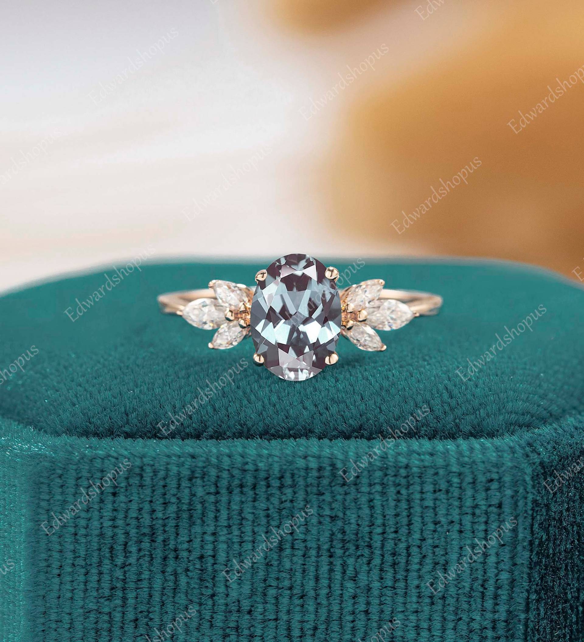 Alexandrit Verlobungsring Unikat Vintage Ovalschliff Art Deco Jubiläum Moissanit Diamant Für Frauen Gold von Edwardshopus