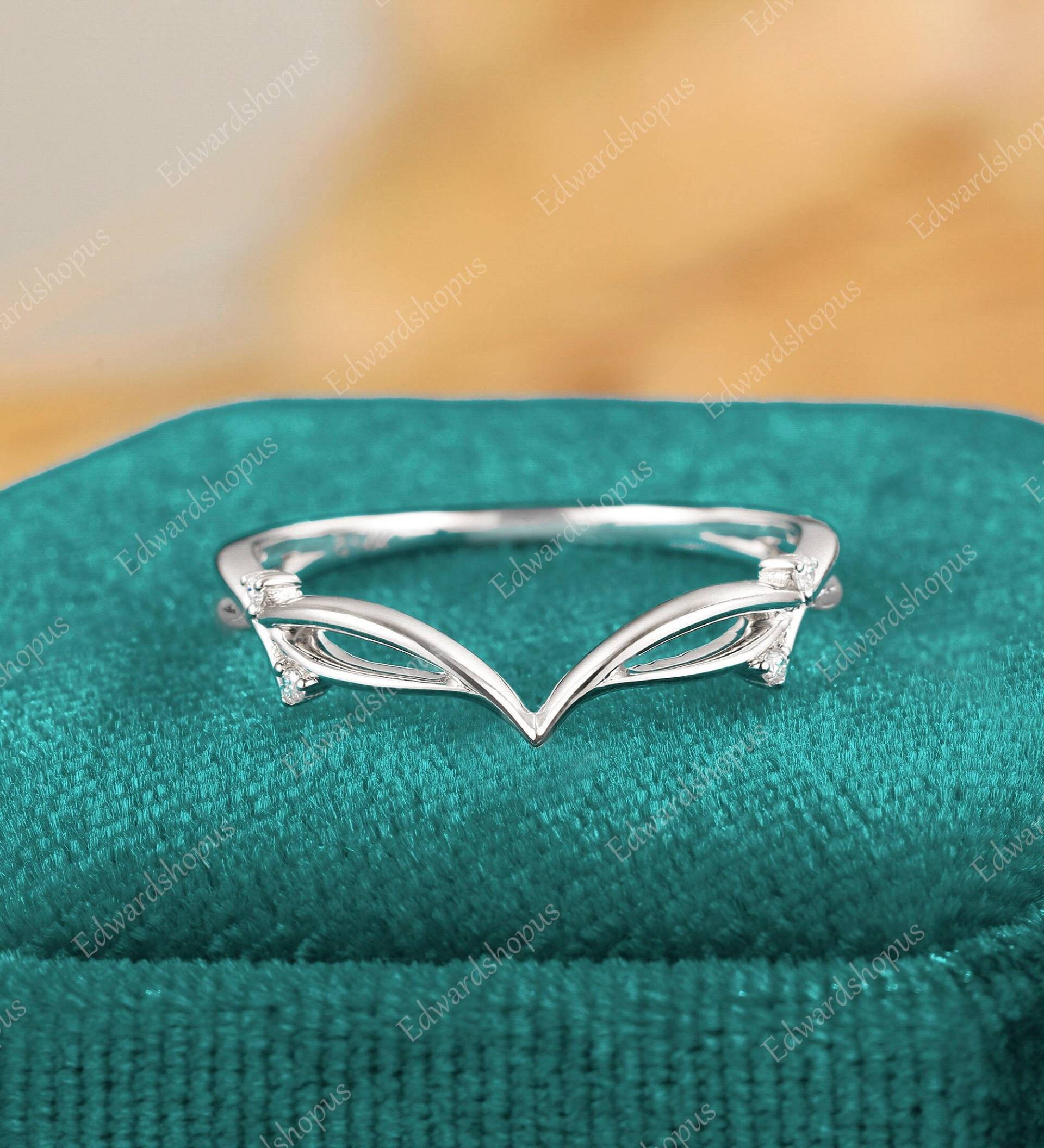 Geschwungenes Hochzeitsband Moissanit Damen Vintage Art Deco Weiß Gold Stapeln Unikat Diamant Brautband Geschenk Für Sie Jahrestag von Edwardshopus