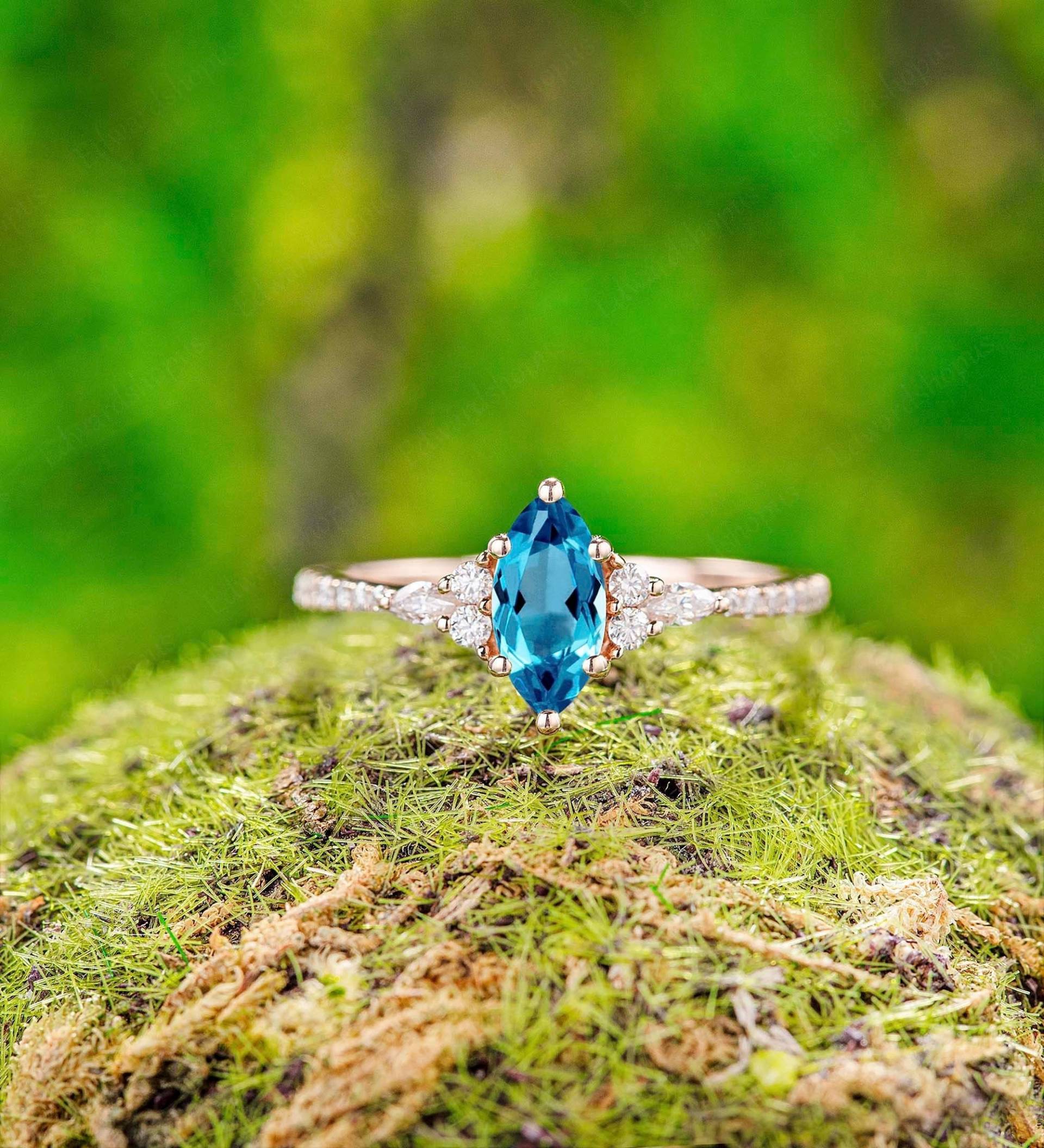 London Blauer Topas Verlobungsring Vintage Einzigartiger Kunst Jahrestagsgeschenk Für Sie Goldring Moissanit Frauen London Blauer Topas Verlobungsring Vintage Einzigartiger Kunst Jahrestagsgeschenk Für Sie Goldring Moissanit Frauen von Edwardshopus