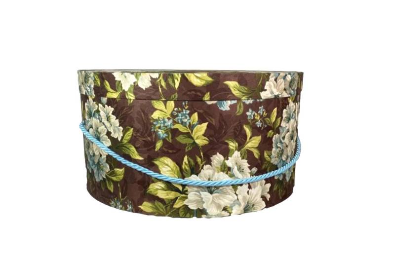 Extra Große 18 "x9" Hutschachtel in Dunkelbraunem Blumenstoff Extra Große 18 "x9" Hutschachtel in Dunkelbraunem Blumenstoff von EffieLoraineHatBoxes