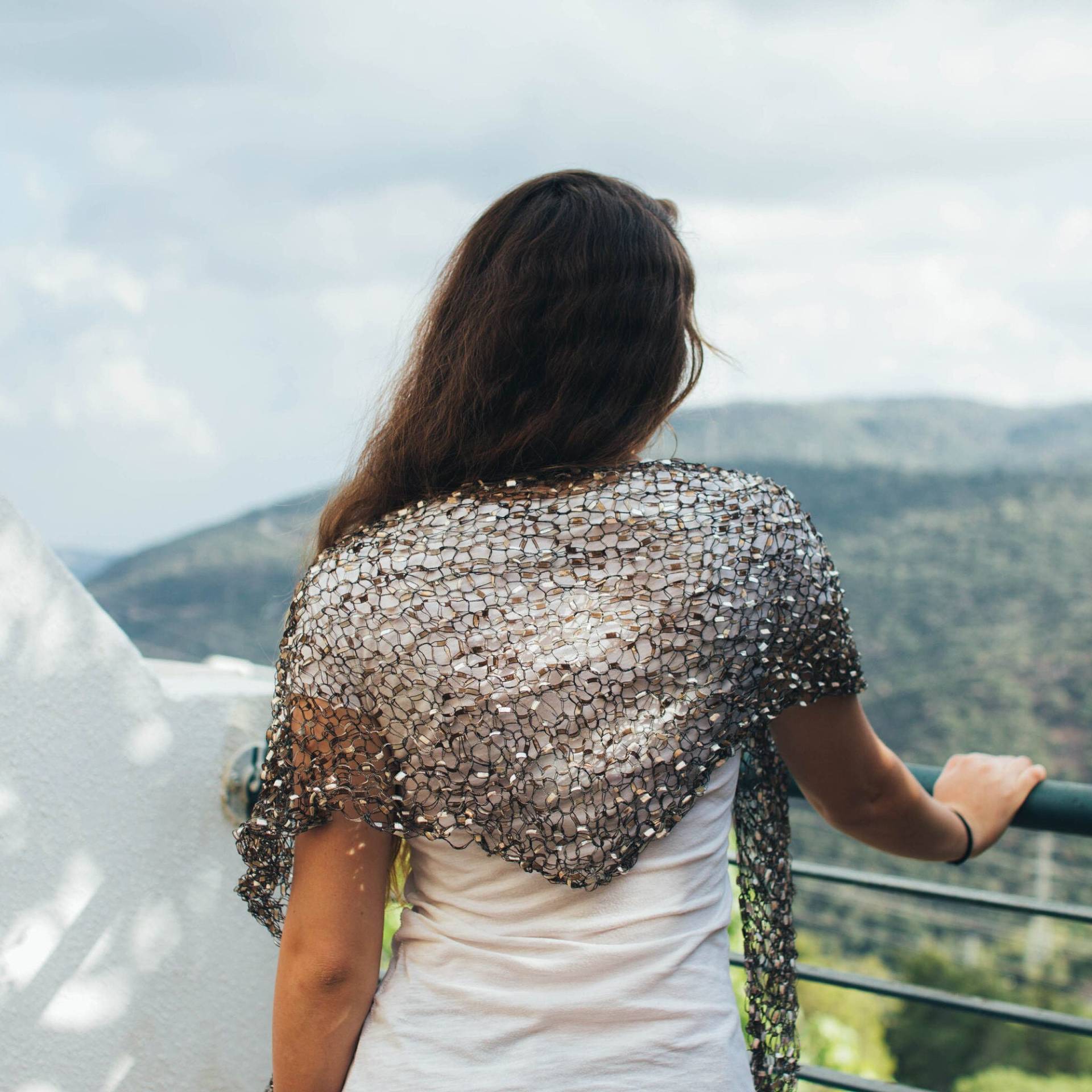 Handgestrickter Bronze Leiter Schal - Elegantes Geschenk von EfratKnit