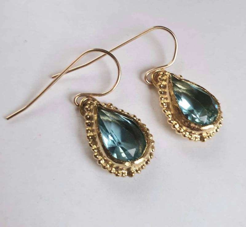 Blaue Topas Ohrringe, Tropfen Blaue Edelstein 14K Gold Baumeln Dezember Geburtsstein Ohrringe von EfratMakovJewelry