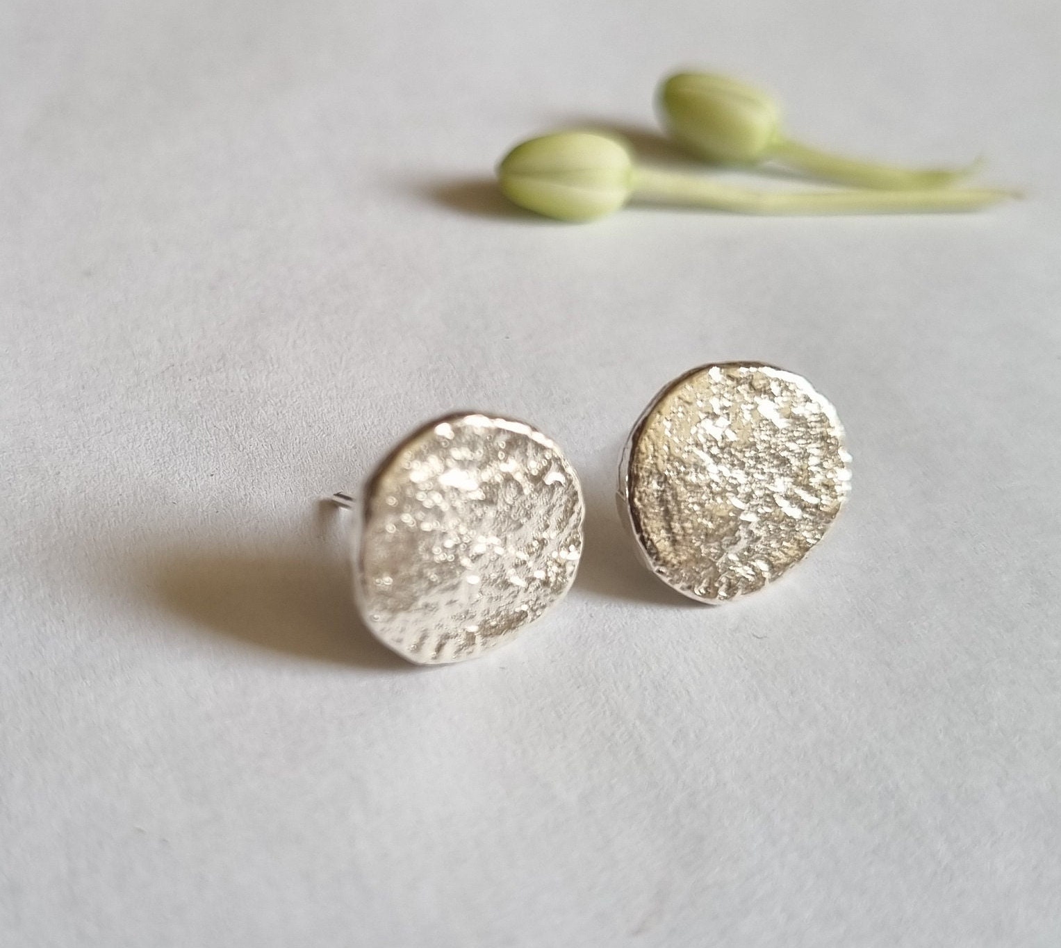 Disc Ohrringe, Münze Ohrstecker, Silber Einfache Ohrstecker von EfratMakovJewelry