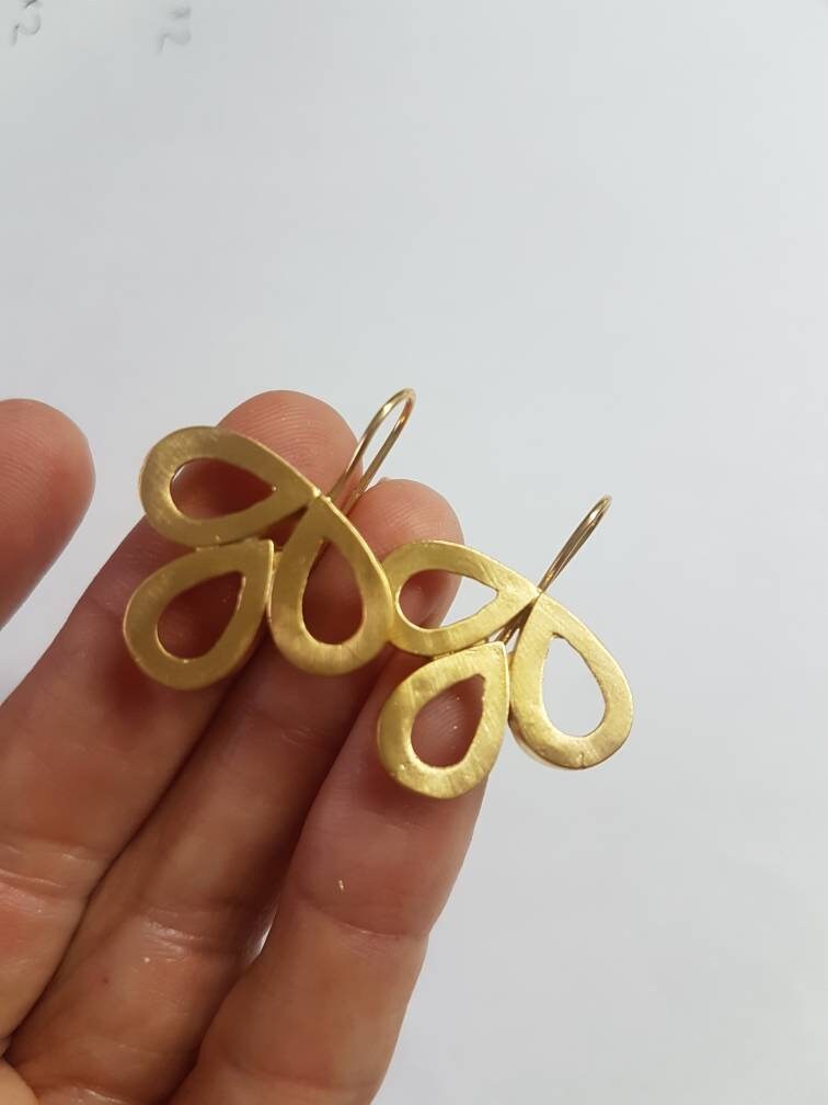 Tropfen Ohrringe Gold, Hochzeit Ohrringe, Gold Braut Boho Hängeohrringe, Designer Teardrop von EfratMakovJewelry