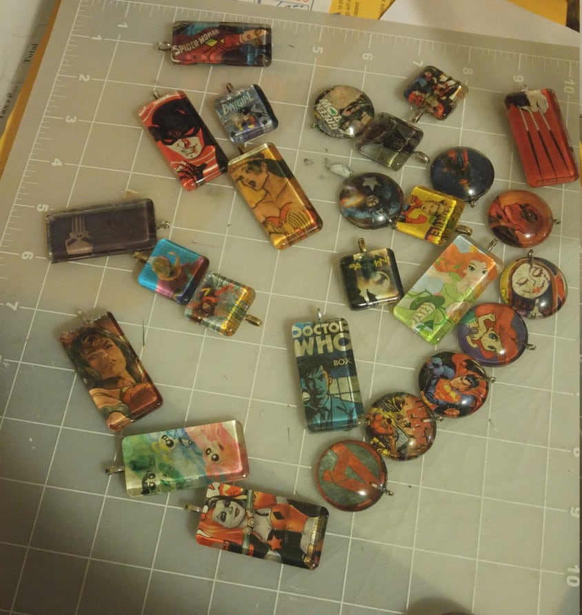 Comic-Buch-Anhänger-Special-Bestellformular Comic-Buch-Anhänger-Special-Bestellformular von EgeriasWellJewelry