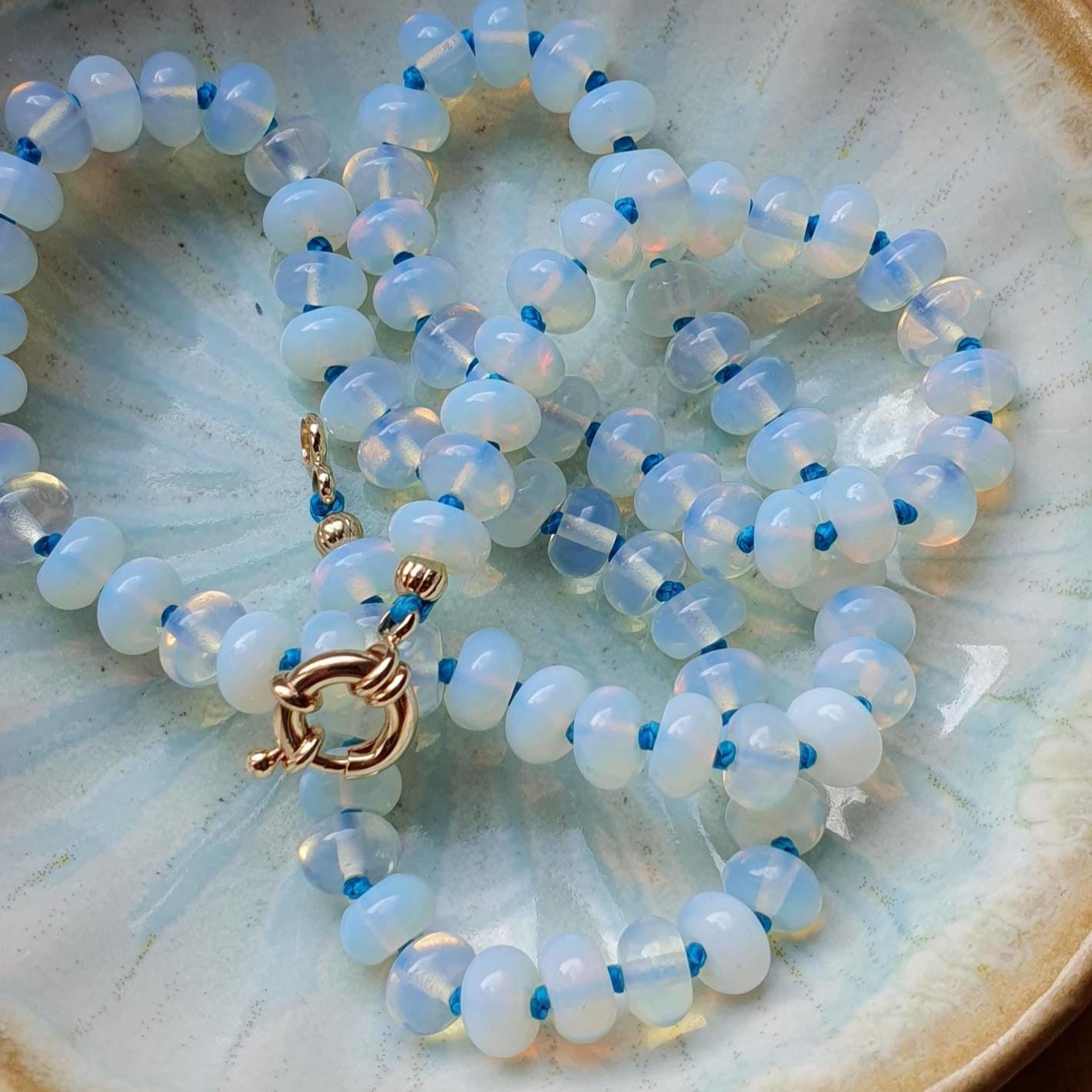 Neon Handgeknüpfte Halskette, Sommer-Opalit-Halskette, Sailor-Verschluss-Halskette, Opalit-Halskette, Helle Neon-Halskette Neon Handgeknüpfte Halskette, Sommer-Opalit-Halskette, Sailor-Verschluss-Halskette, Opalit-Halskette, Helle Neon-Halskette von EgoElements