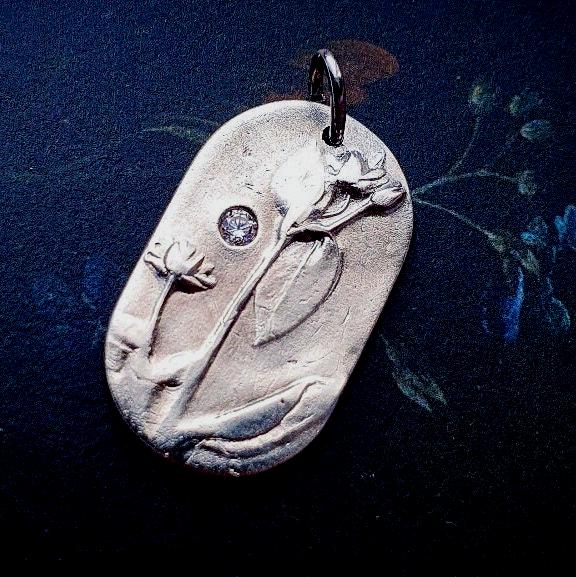 Silber Blumen Anhänger, Blumenstrauß Halskette, Blüte Massiv Bar Tag Blume Schmuck Geschenk Für Sie Silber Blumen Anhänger, Blumenstrauß Halskette, Blüte Massiv Bar Tag Blume Schmuck Geschenk Für Sie von EgoElements