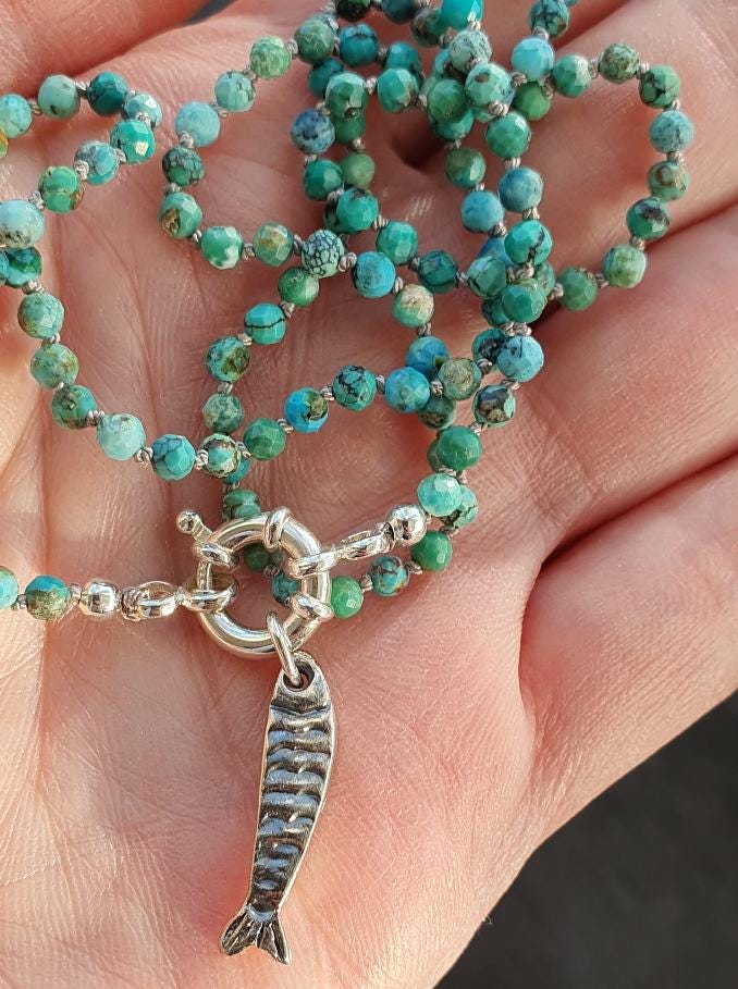 Türkis Halskette, Handgeknüpfte Süße Fisch Anhänger Candy Edelstein Sommer Halskette Türkis Halskette, Handgeknüpfte Süße Fisch Anhänger Candy Edelstein Sommer Halskette von EgoElements