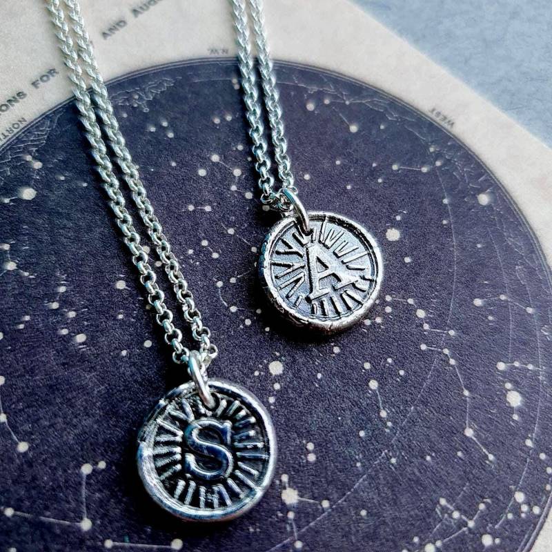 Wachs Siegel Anhänger Halskette, Initial Anhänger, Einzigartiges Personalisiertes Geschenk Wachs Siegel Anhänger Halskette, Initial Anhänger, Einzigartiges Personalisiertes Geschenk von EgoElements