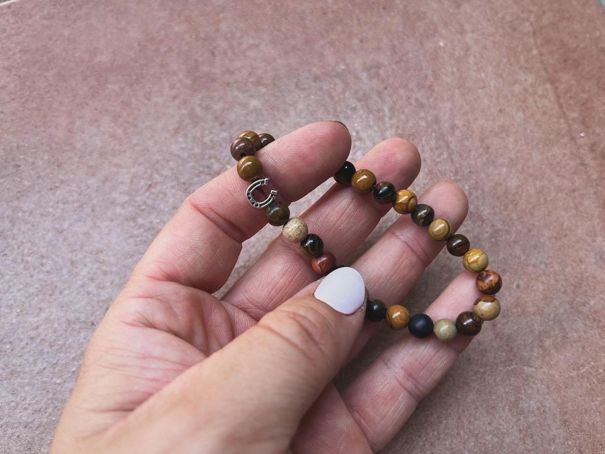 Armband Mit Edelsteinen - Personalisiert Nach Fellfarbe Deines Pferdes | Handgemachter Schmuck von EgroDesign