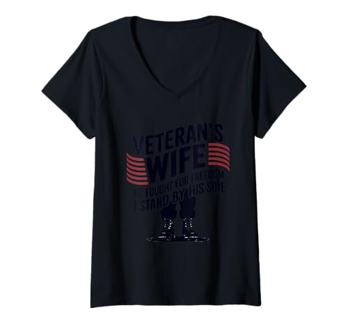 Damen Veteran's Wife He Fought for Freedom T-Shirt mit V-Ausschnitt Damen Veteran's Wife He Fought for Freedom T-Shirt mit V-Ausschnitt von Ehefrau Von Veteranen Freiheit Stärke