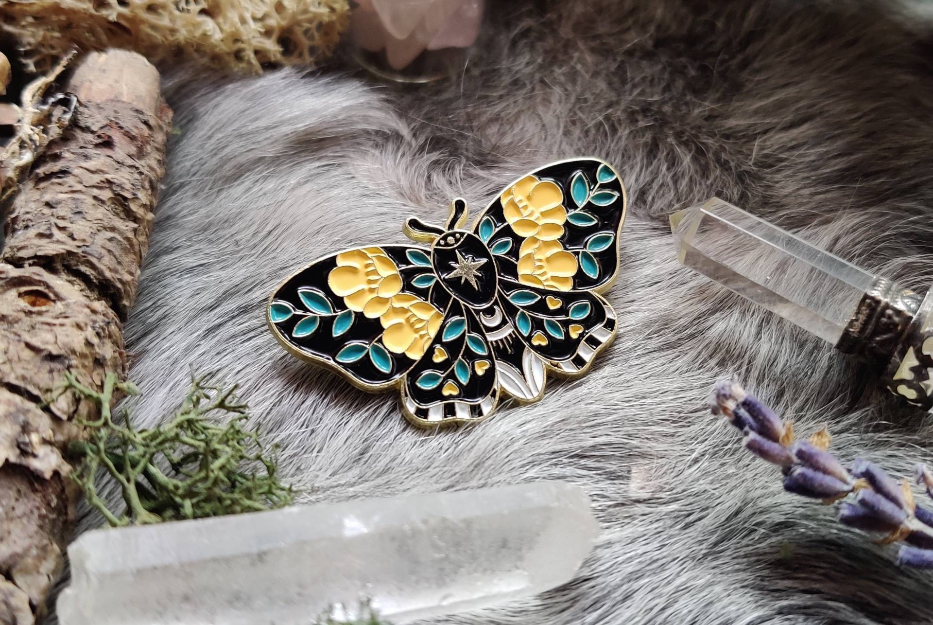 Brosche Moonbutterfly || Wicca Wiccan Witchy Hexe Hexerei Witch Pagan Pagangoth Fantasy Goblin Motte Pin Schamane Mond Moon Schmetterling Brosche Moonbutterfly || Wicca Wiccan Witchy Hexe Hexerei Witch Pagan Pagangoth Fantasy Goblin Motte Pin Schamane Mond Moon Schmetterling von EichenhainHexe
