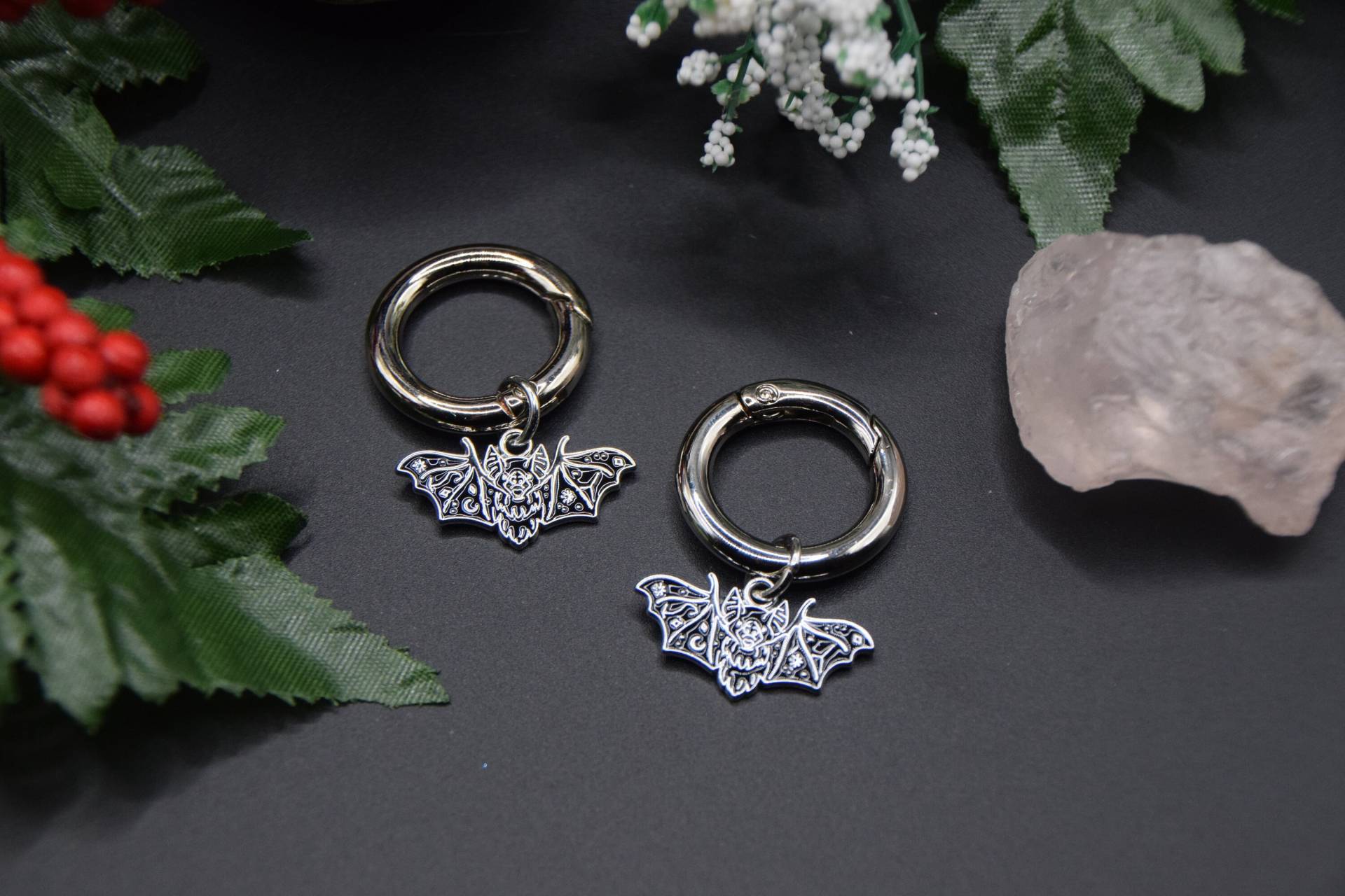 Doc Martens Charm Schuhaccessoires Fledermaus Gothic Goth Schuhanhänger Grunge Punk Stiefel Boots Schuhkette Doc Martens Charm Schuhaccessoires Fledermaus Gothic Goth Schuhanhänger Grunge Punk Stiefel Boots Schuhkette von EichenhainHexe