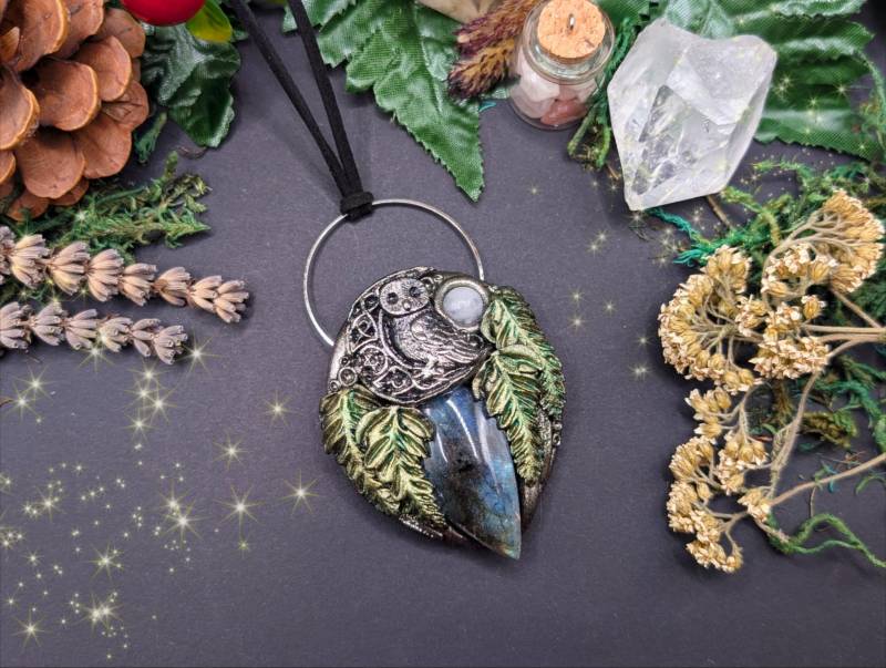 Kette Eule Labradorit Amulett Gothic Geschenk Freundin Geburtstag Mittelalter Larp Witch Wicca Hexe Pagan Pagangoth Pentagramm Witchy Mond von EichenhainHexe