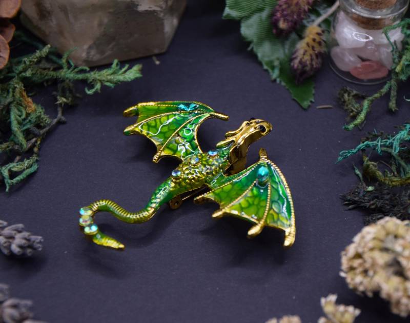 Pin Drache Brosche Geschenk Freundin Gothic Mittelalter Witchy Witch Hexe Wicca Gold Pagangoth Dragon Goth Schulterdrache Fantasy Larp Pin Drache Brosche Geschenk Freundin Gothic Mittelalter Witchy Witch Hexe Wicca Gold Pagangoth Dragon Goth Schulterdrache Fantasy Larp von EichenhainHexe