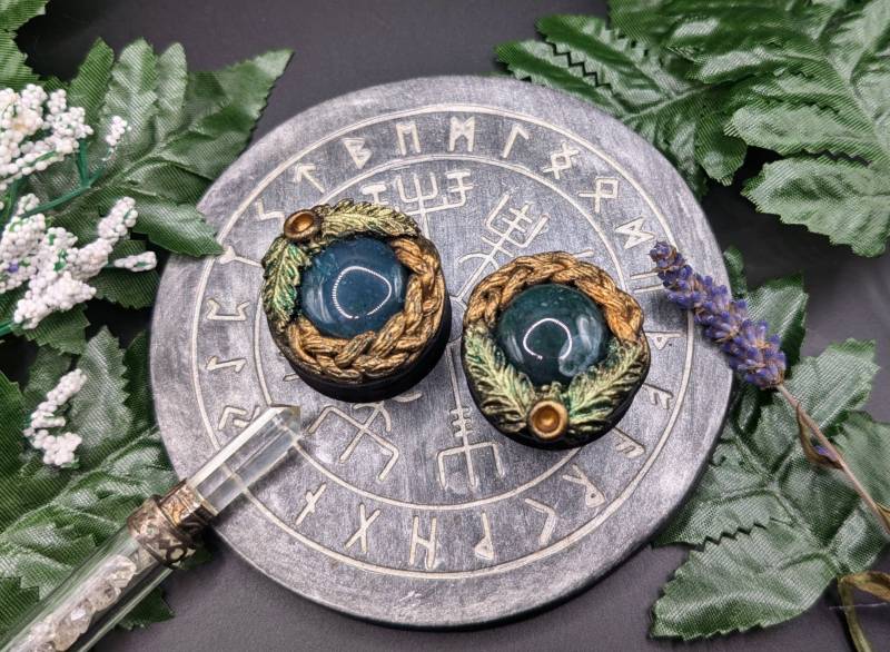 Tunnel Waldschrein 30mm || Moosachat Ohrgewichte Earweights Große Gothic Gothictunnel Statement Hexe Hexenschmuck Witchy Kurios Magic von EichenhainHexe