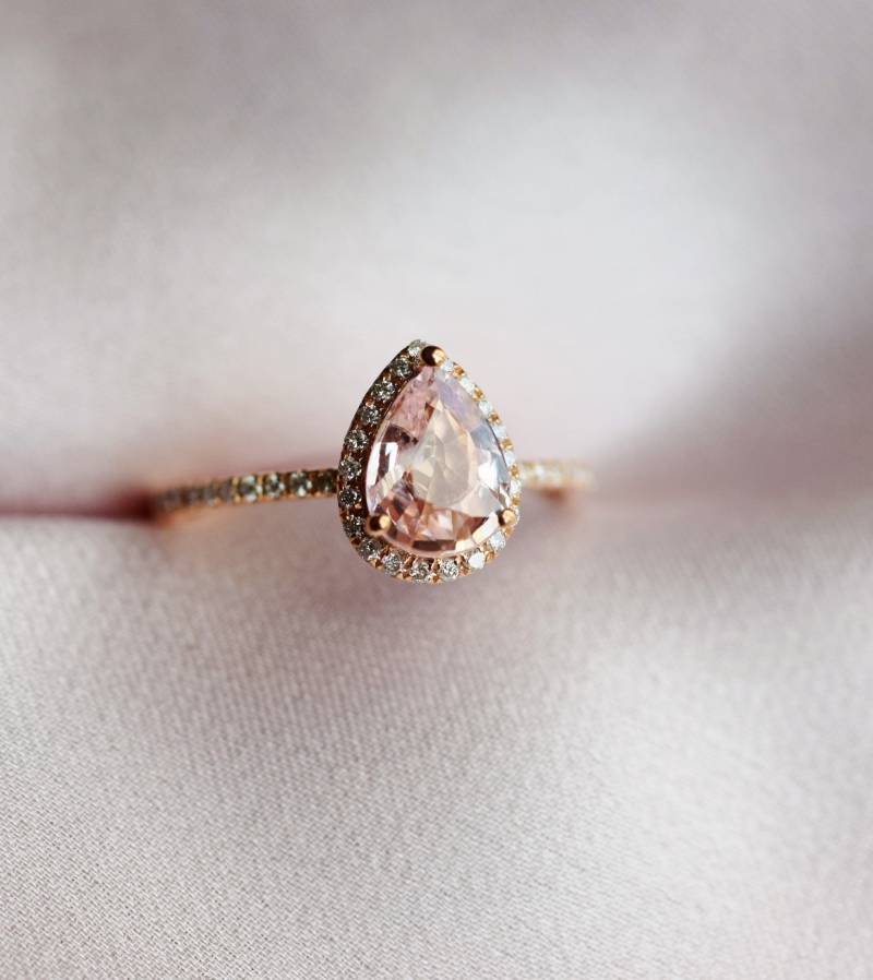 Birne Champagner Saphir Verlobungsring Roségold Hal Diamondo Birne Champagner Saphir Verlobungsring Roségold Hal Diamondo von EidelMini