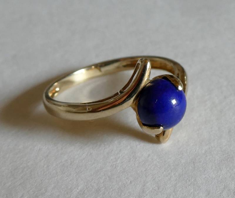 Eleganter Ring, 9 Kt, 375Er Gold, Lapislazuli-Cobochon 1, 7 Ct, Neuwertig, Da Nur Sehr Selten Getragen von EifelSammelnJagen