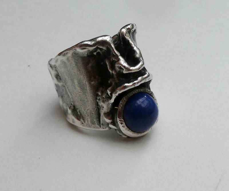 Großartiger Oly-Silberring Mit Lapislazuli, Statementring, Brutalismus, Unisex, 835Er Silber, Deutschland 1970Er von EifelSammelnJagen