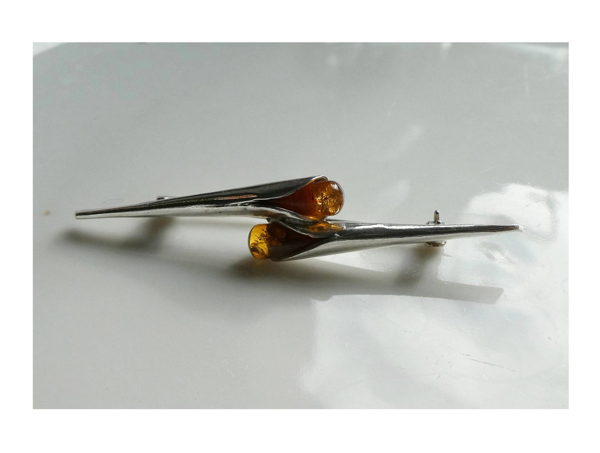 Zarte Hübsche Brosche, Zwei Kleine Bernsteine, 925Er Silber, 1980Er von EifelSammelnJagen