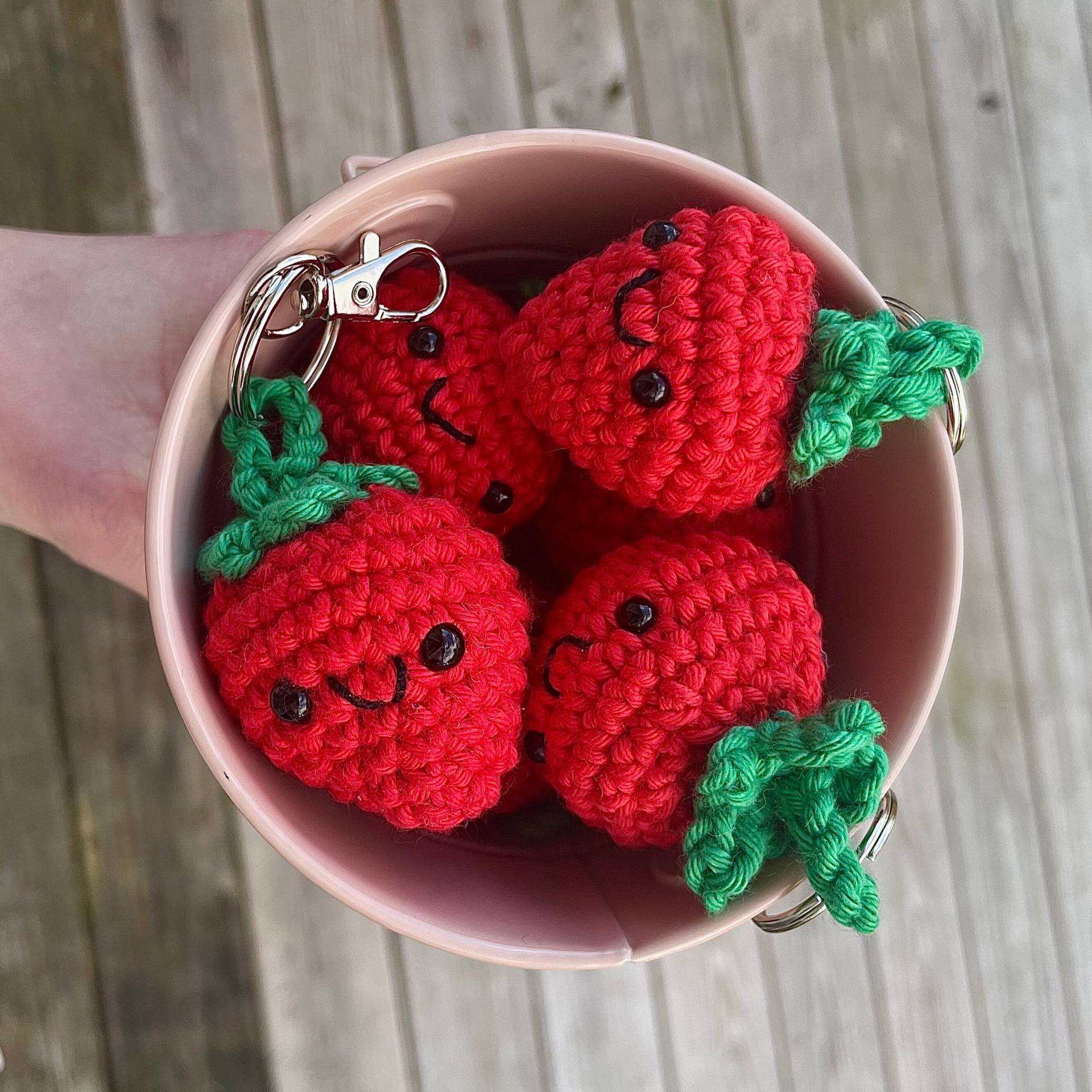 Erdbeer Amigurumi Plüsch Schlüsselanhänger | Häkeln Erdbeer Amigurumi Plüsch Schlüsselanhänger | Häkeln von Eigencrochet