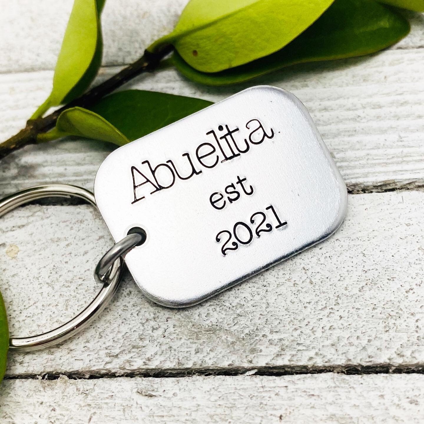 Anpassbare Schlüsselanhänger - Mama/Papa Tante Onkel Oma Opa, Etc. Gegründet [Datum] Hand Gestempelt Von Eight9 Designs Personalisiertes Geschenk von Eight9Designs