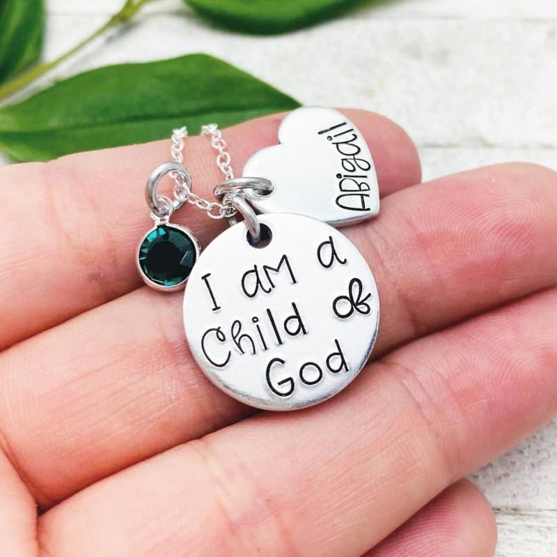 "Handgestempelte "I Am A Child Of God" Mit Name Und Swarovski Geburtsstein - Halskette Von Eight9Designs Lds Jewelry." von Eight9Designs