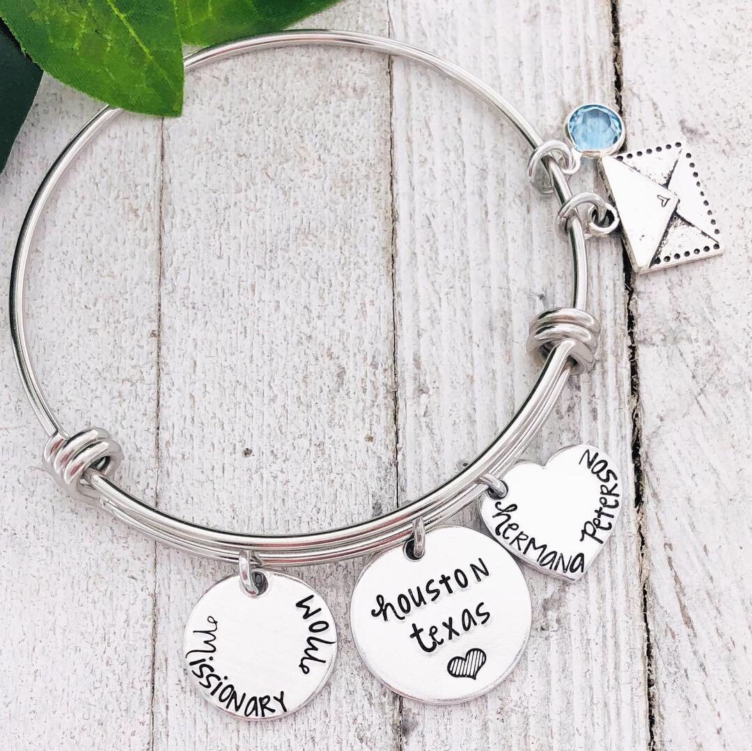 Missionary Mom Oder Custom Titel - Armreif Armbänder Von Eight9 Designs Missionary Mom Oder Custom Titel - Armreif Armbänder Von Eight9 Designs von Eight9Designs