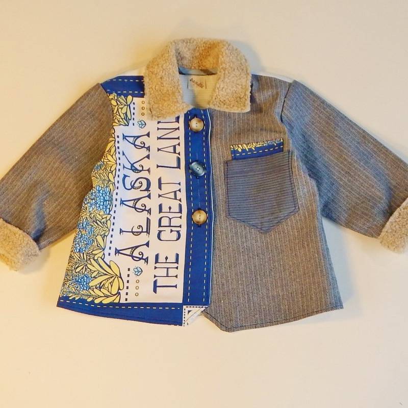 Handgearbeitete Whimsical Alaska Baumwolle T-Handtuch Kleinkind Jacke Passt 1 - 2 Jahre Alt von EightWomen