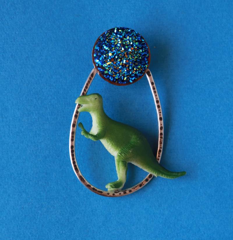 Ohrringe Mit Kunststoff Dinosaurier Anhänger, Sterling Silber Und Messing Ohrring Druzy Ohrringe Mit Kunststoff Dinosaurier Anhänger, Sterling Silber Und Messing Ohrring Druzy von Eilishgioielli