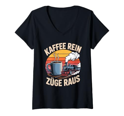 Damen Kaffee Rein Züge Raus Lokomotive Freude T-Shirt mit V-Ausschnitt Damen Kaffee Rein Züge Raus Lokomotive Freude T-Shirt mit V-Ausschnitt von Eisenbahn Kaffee Nostalgie Freude