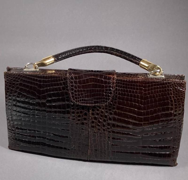 Vintage Leder Handtasche Kroko Krokodil Optik Echtes Braun Glänzend 60S 1960 von EisenhoferAntik