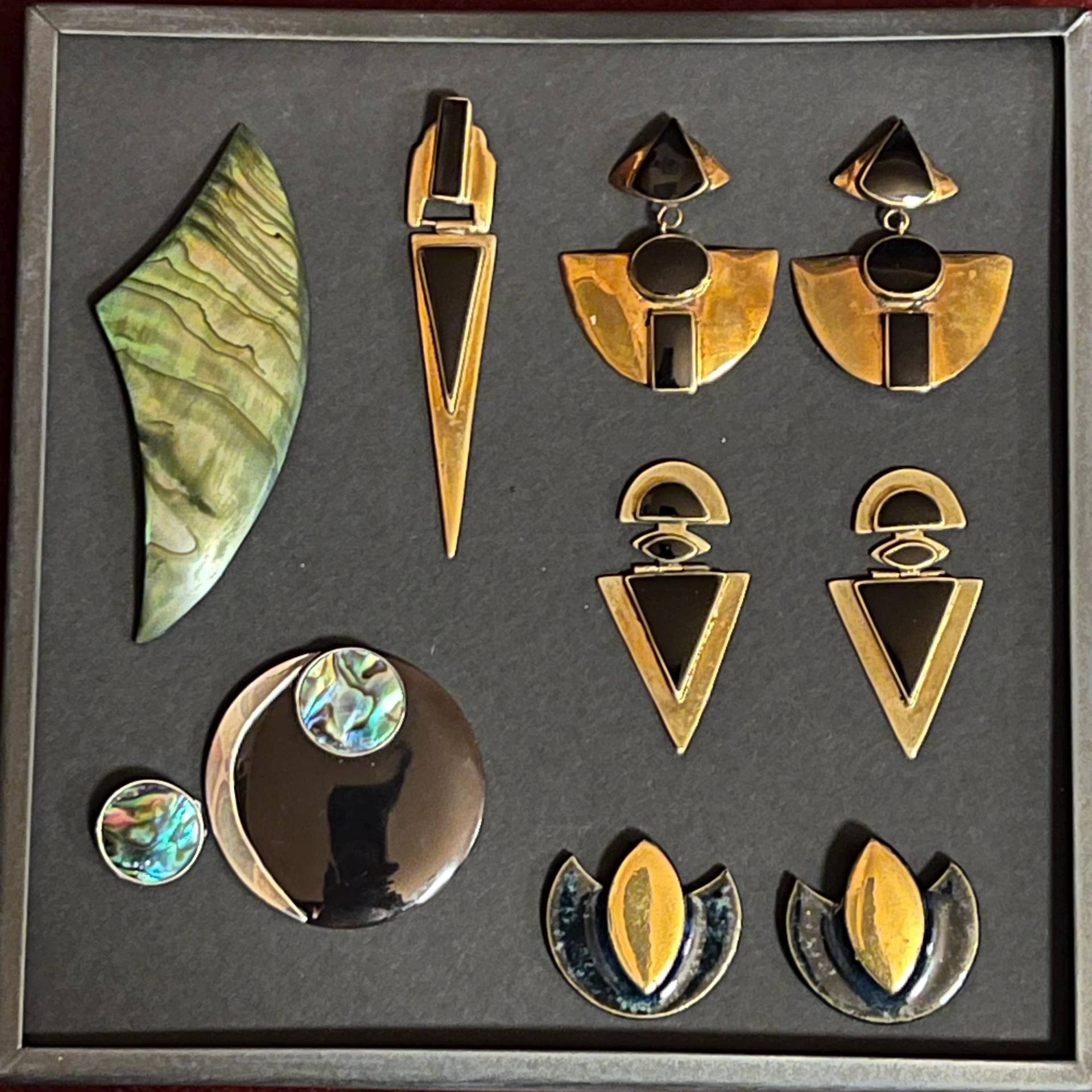 Vintage Ohrringe Messing Schwarz Perlmutt Silber 80Er 90Er Asymmetrisch Brutalismus Brutalist Vintage Ohrringe Messing Schwarz Perlmutt Silber 80Er 90Er Asymmetrisch Brutalismus Brutalist von EisenhoferAntik
