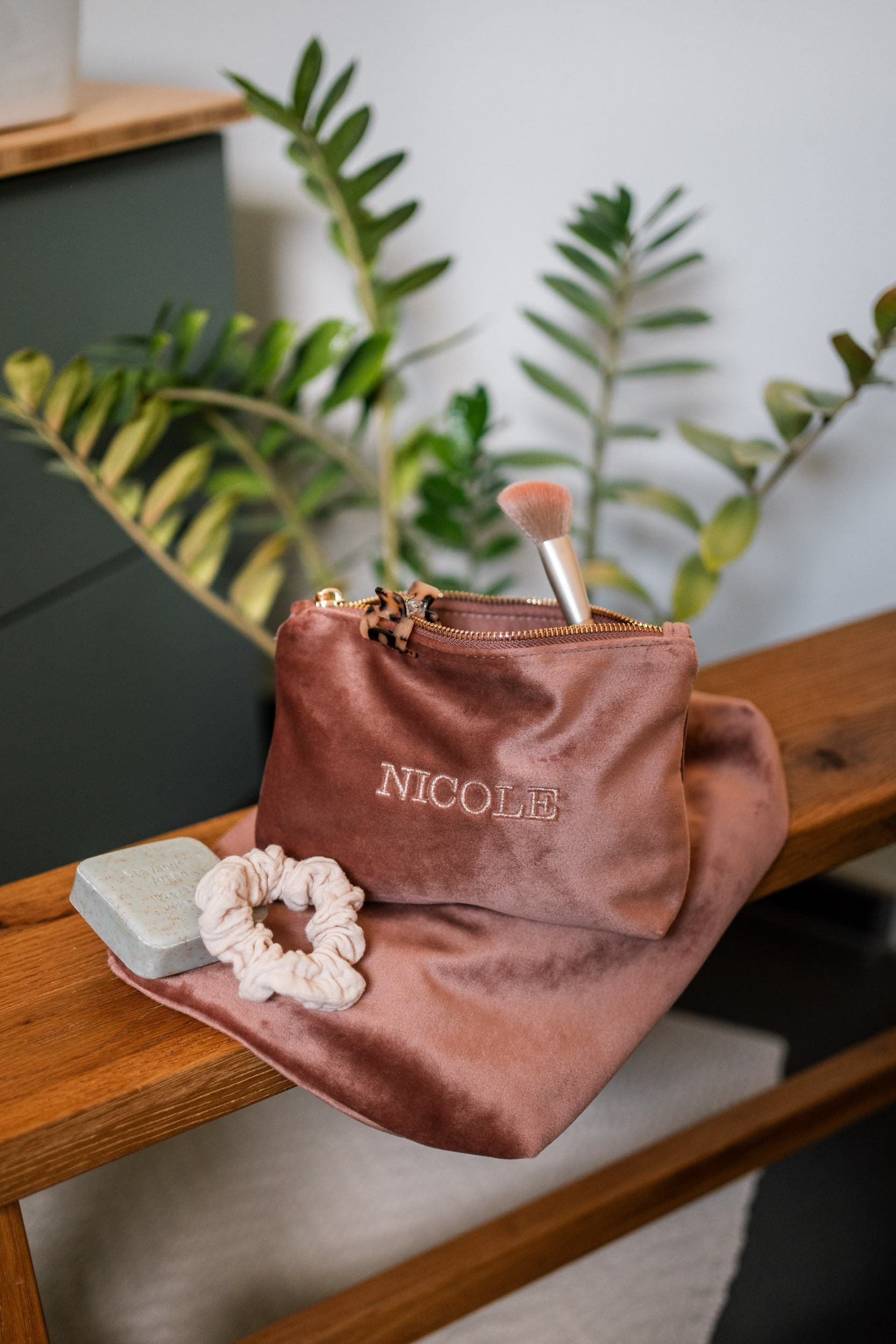 Personalisierte, Bestickte Kosmetiktasche Als Geschenk Für Mama/Beste Freundin Braut Junggesellinnenabschied in Verschiedenen Farben von EisenwaldManufaktur