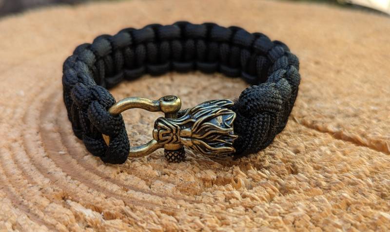 Paracord Armband " The Wolf Paracord Armband " The Wolf von Eiskomitee