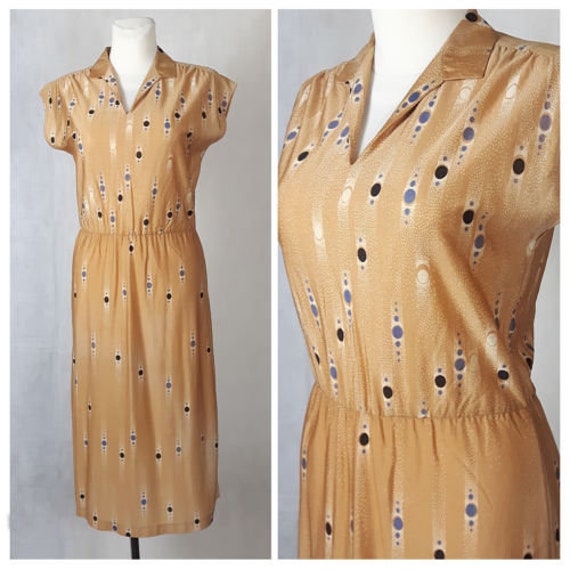Vintage 70Er Jahre Kleid Tag Schicht Sommer Gold/Camel Disko Knie Länge Uk14 Eu40 von EkokoVintage