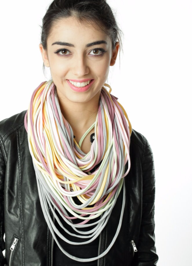 Die Strickkette Aus 100 % Baumwolle, Pastellfarben, Bunte Streifen, Loop, Rundschal von Ekoszale