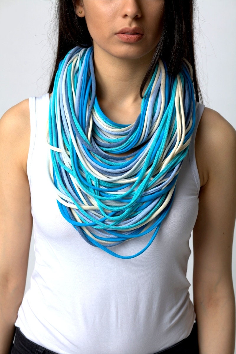 Die Strickkette Aus 100 % Baumwolle, Streifen, Loop, Rundschal Creme, Jeans, Himmelblau von Ekoszale