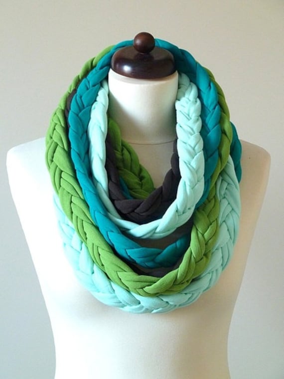 Zopf-Schal, Bunte Zöpfe, Dicker, Warmer Loop, Rundschal, Schlauchschal, Gruene Kette, Originelle Originelles Geschenk, Ökologisch Zopf-Schal, Bunte Zöpfe, Dicker, Warmer Loop, Rundschal, Schlauchschal, Gruene Kette, Originelle Originelles Geschenk, Ökologisch von Ekoszale