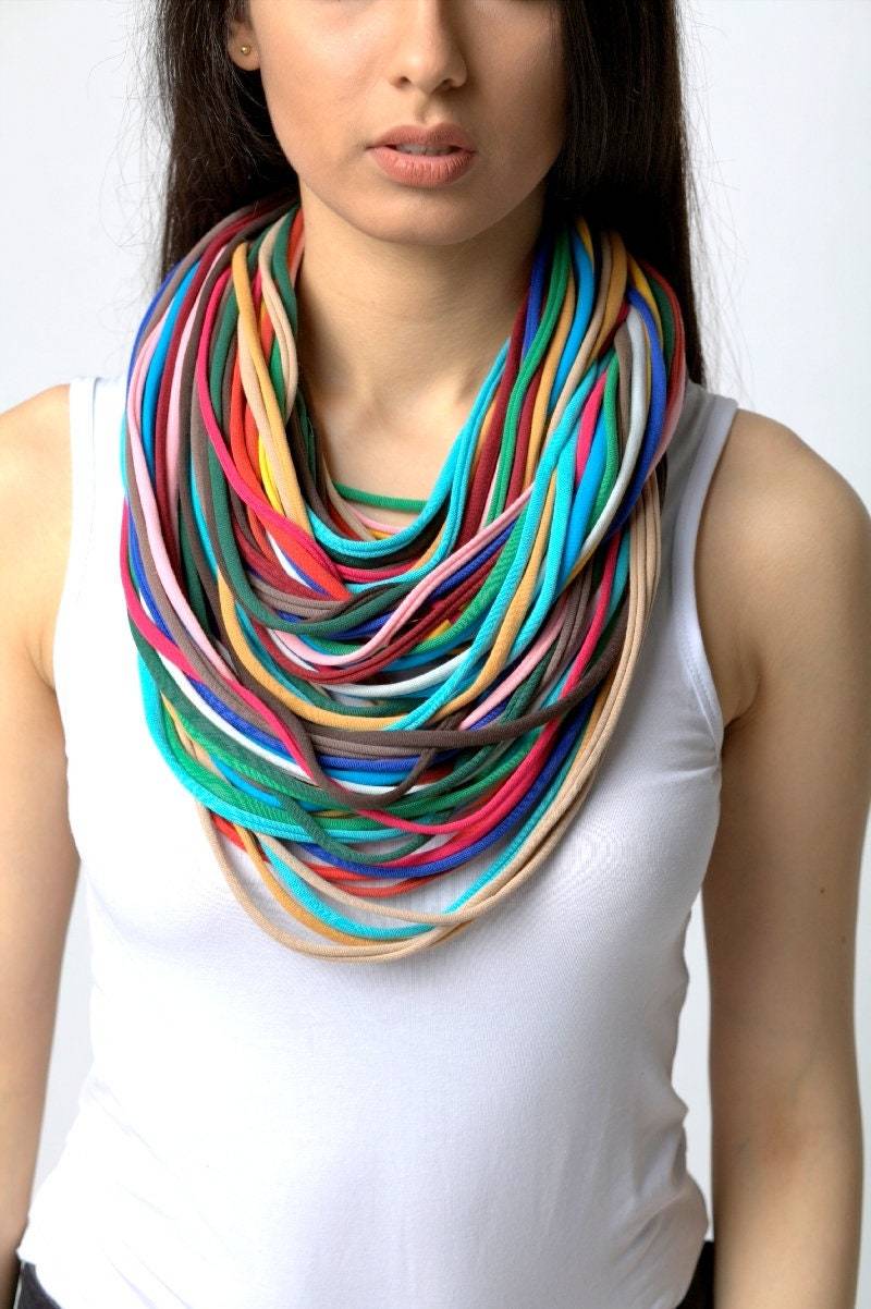 strickkette, Rundschal Tube Schlauchschal, Loop Regenbogenfarbe strickkette, Rundschal Tube Schlauchschal, Loop Regenbogenfarbe von Ekoszale