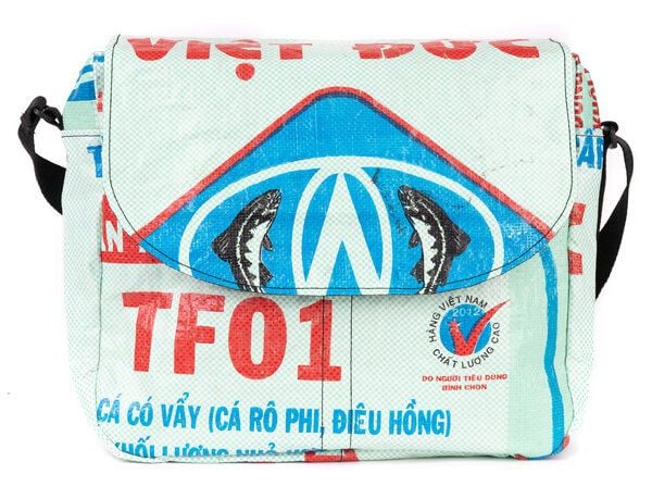 El Puente Multifunktionstasche aus recycelten Reissäcken von El Puente