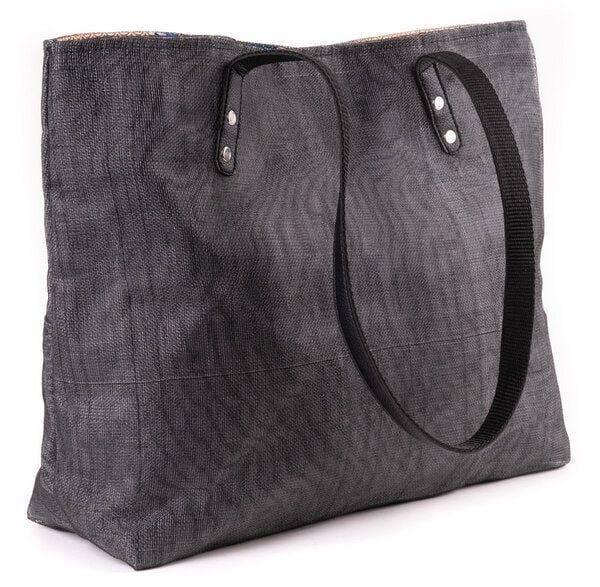 El Puente Tasche Mekong aus ehemaligen Moskitonetzen von El Puente