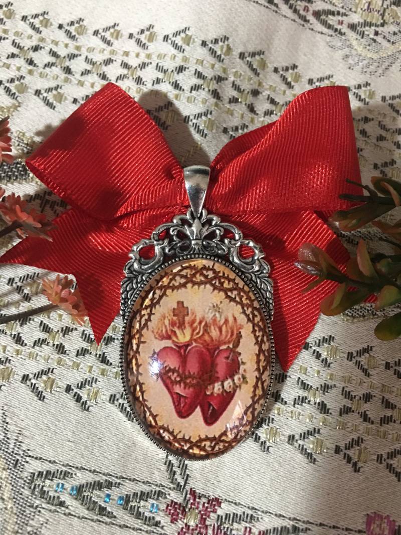 Herzen Von Jesus Und Maria. Brosche Herzen Von Jesus Und Maria. Brosche von ElRelicari