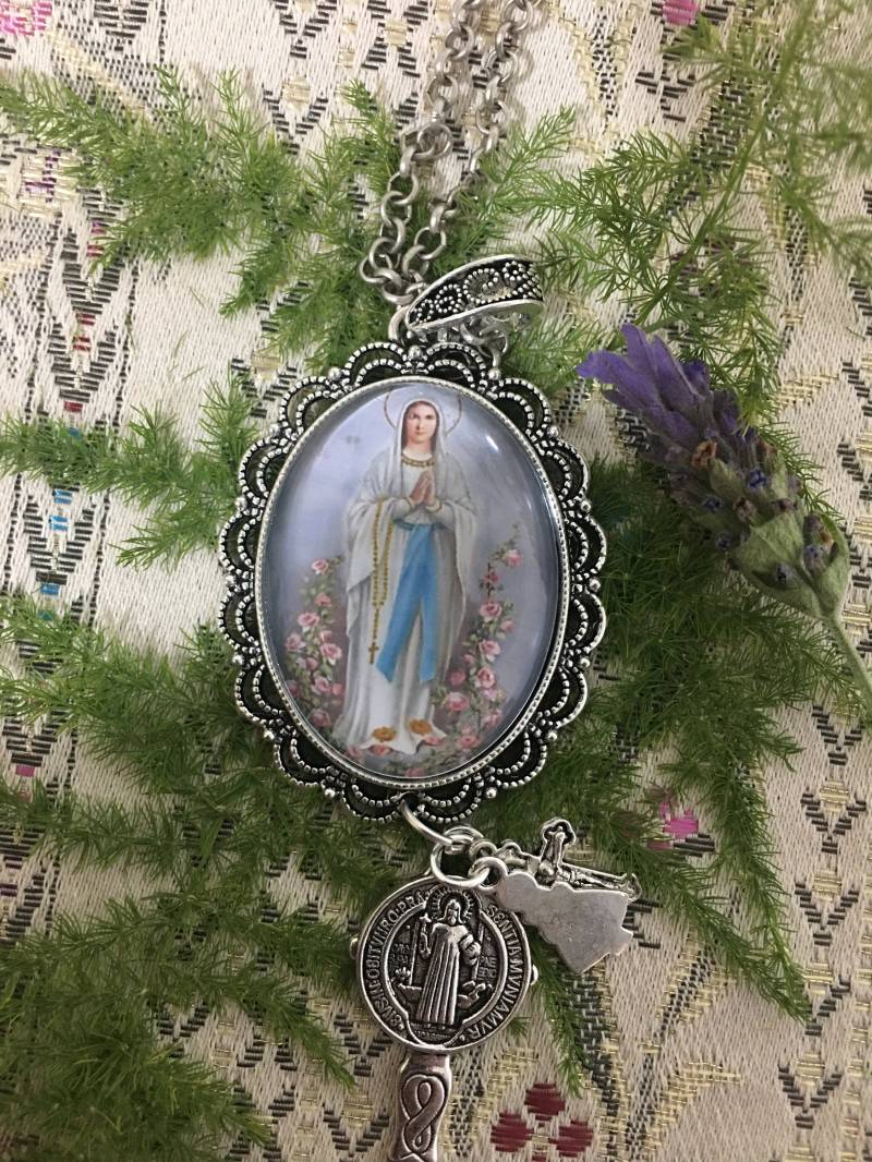 Jungfrau Von Lourdes Jungfrau Von Lourdes von ElRelicari