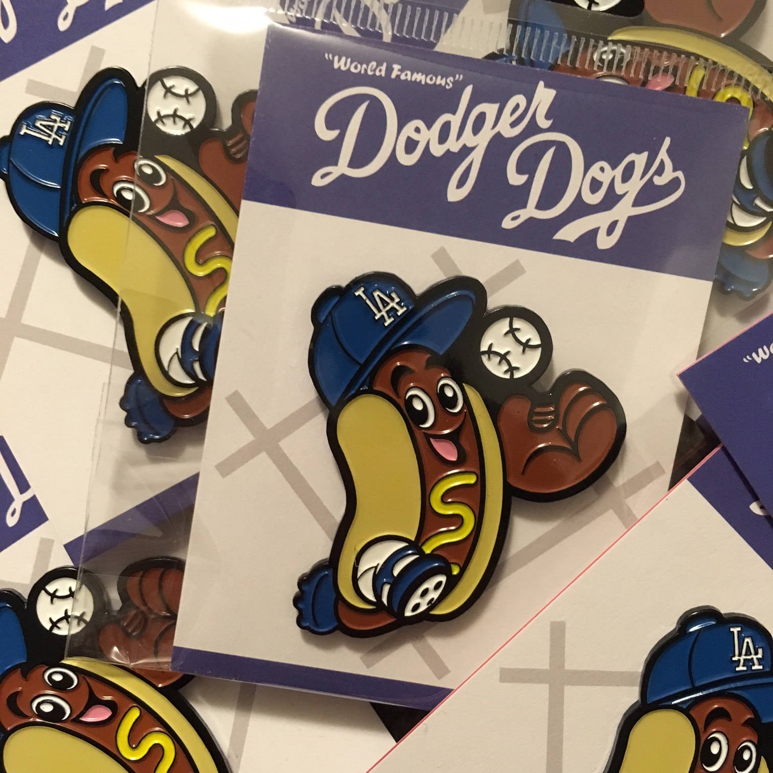 Dodger Hund Emaille Pin Dodger Hund Emaille Pin von ElRyeShop