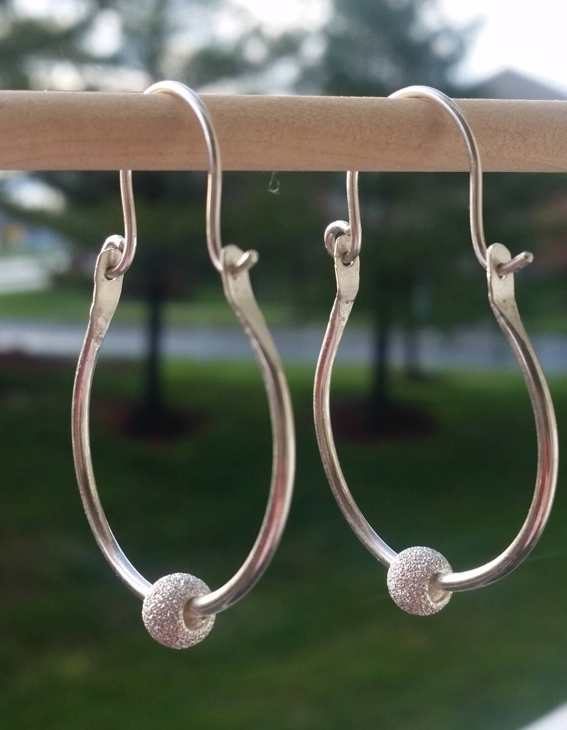 Hoops Star Dust Sterling Silber Ohrringe. 925 Hoop Ohrringe von ElaSeaGlassJewelry