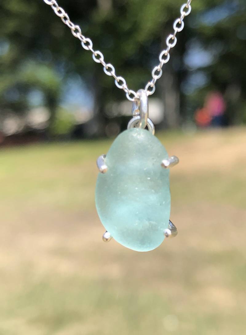 Kleine Seeglas Halskette, Strandglas Schmuck, Einfache Sterling Silber Charm Halskette von ElaSeaGlassJewelry