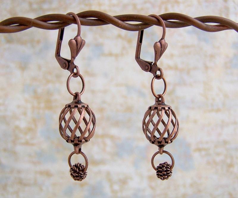 Antik Kupfer Ohrringe - Drehende Spiralen Und Baumelnde Draht Perlen Steampunk Kupferschmuck Antik Kupfer Ohrringe - Drehende Spiralen Und Baumelnde Draht Perlen Steampunk Kupferschmuck von ElainaLouiseStudios