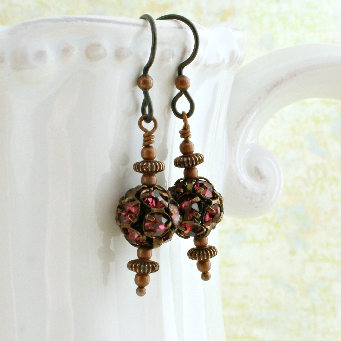 Kupfer Und Fuchsia Strass Ohrringe Mit Hypoallergenen Niobium Ohrhaken - Steampunk Schmuck Magenta Pink Disco Kugeln Kupfer Und Fuchsia Strass Ohrringe Mit Hypoallergenen Niobium Ohrhaken - Steampunk Schmuck Magenta Pink Disco Kugeln von ElainaLouiseStudios
